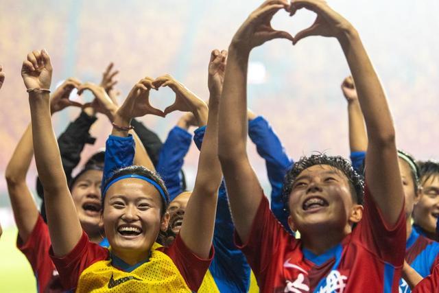 沃特斯末节超神21分周琦伤退 广东送广州5连败